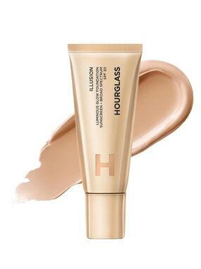 NWOT Hourglass Illusion Luminous Glow Foundation 7.5 light medium warm olive